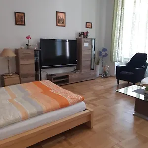 ferienwohnung-schloessel-1080-2.vienna-besthotels.com/
