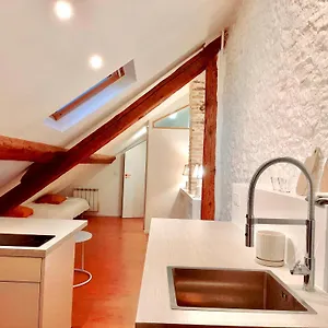 charmant-studio-rue-pitonne.hotels-rhonealpes.com/